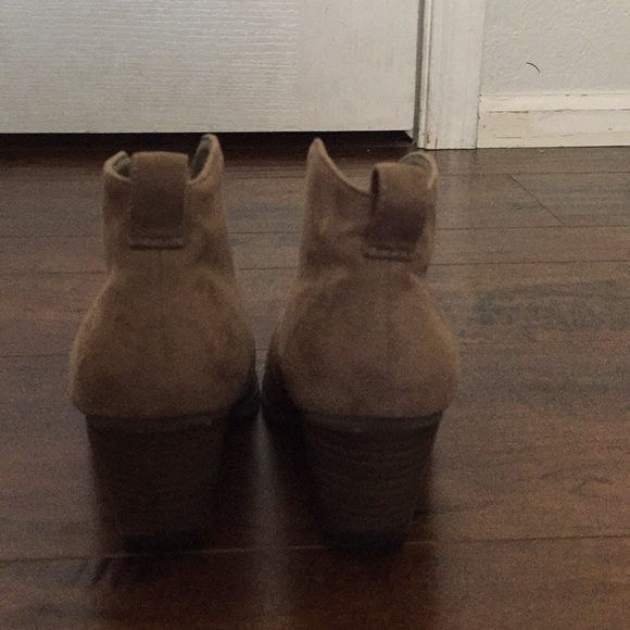 Boots - Picture 3 of 3